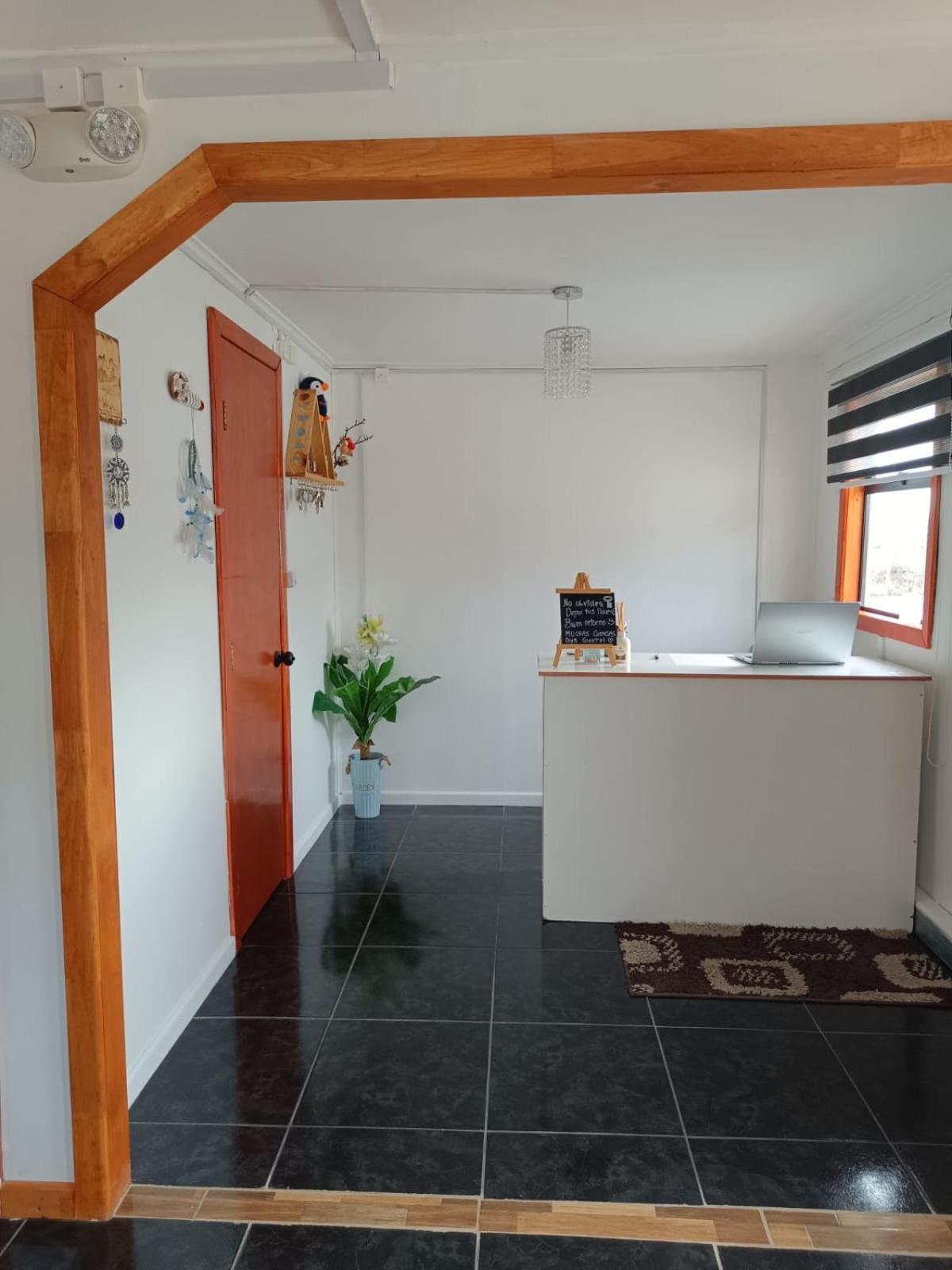 Hostal B&B Coastal Natales Puerto Natales Ngoại thất bức ảnh