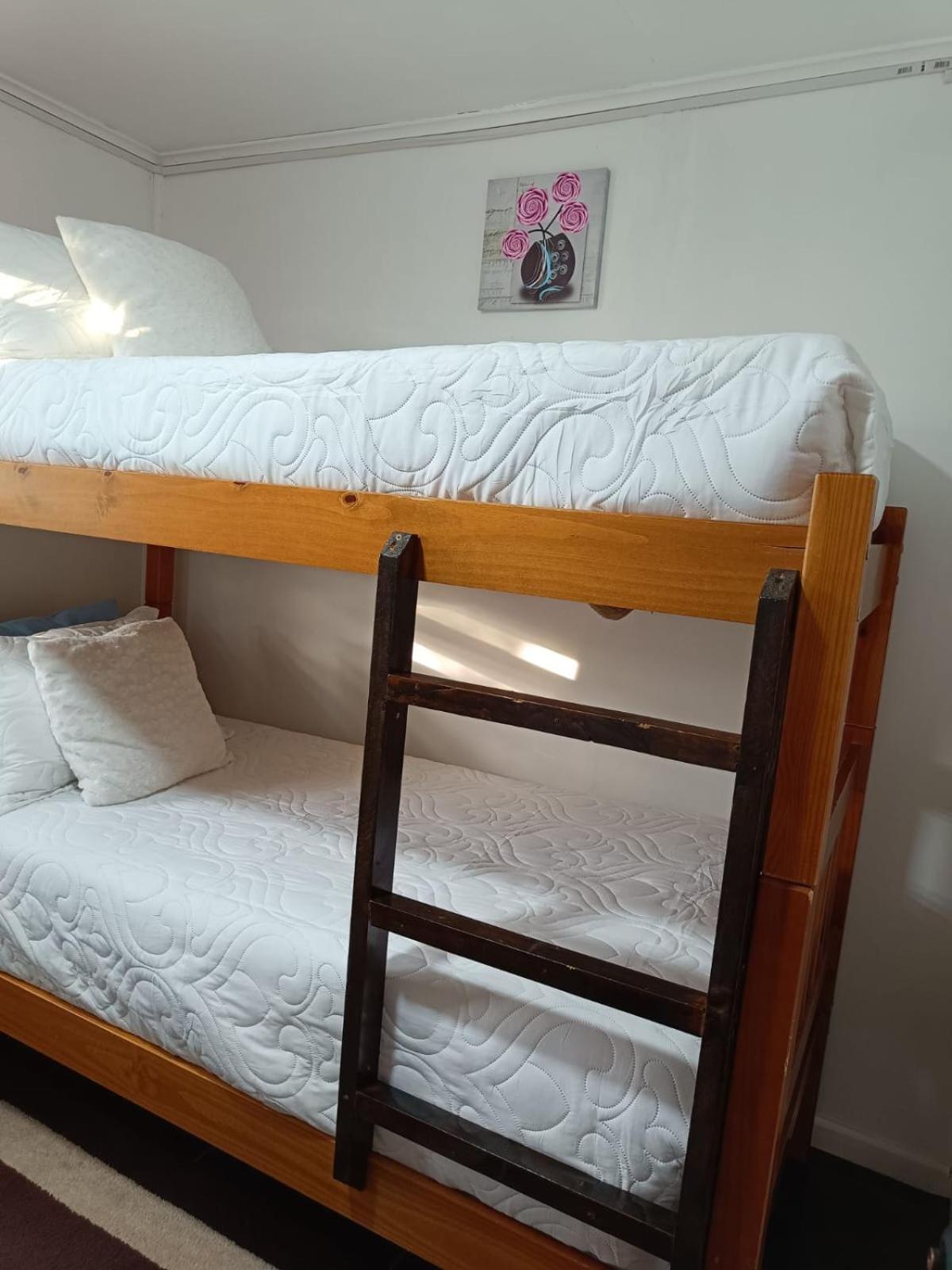 Hostal B&B Coastal Natales Puerto Natales Ngoại thất bức ảnh