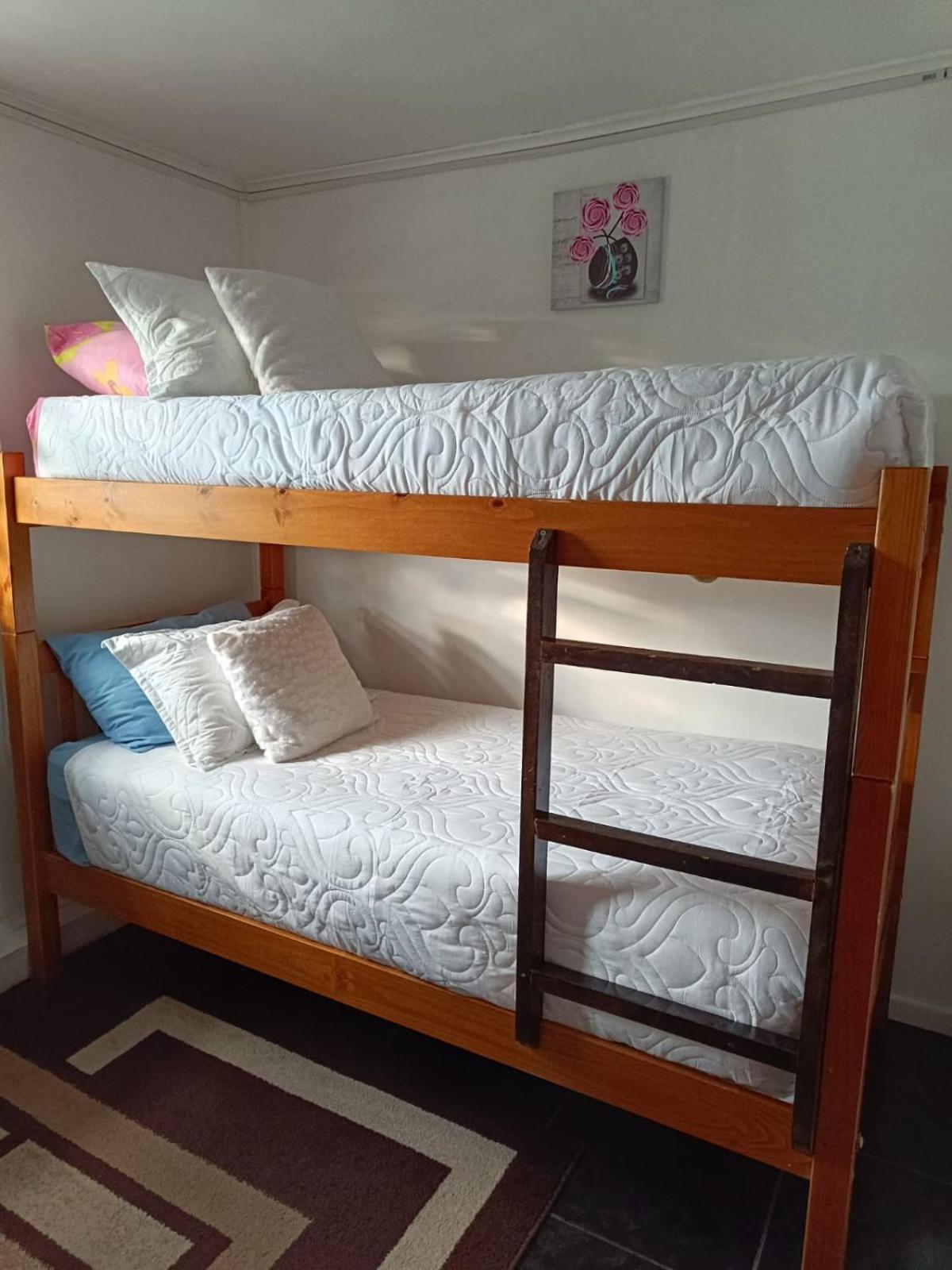 Hostal B&B Coastal Natales Puerto Natales Ngoại thất bức ảnh